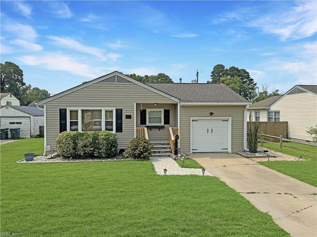 823 Headrow Ter - Photo 1