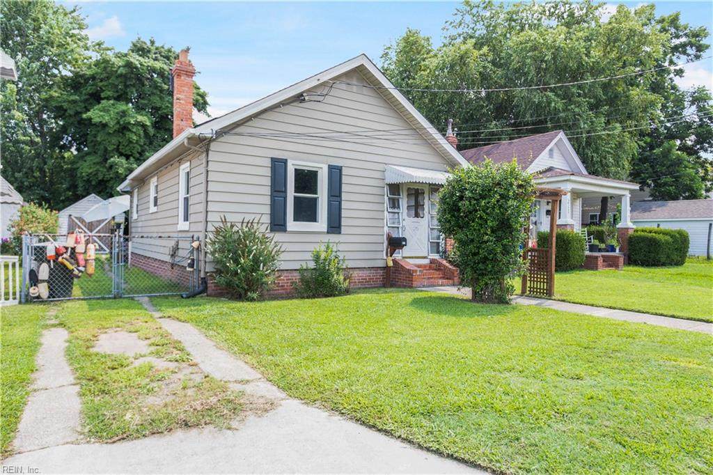 215 Sewell Ave - Photo 1