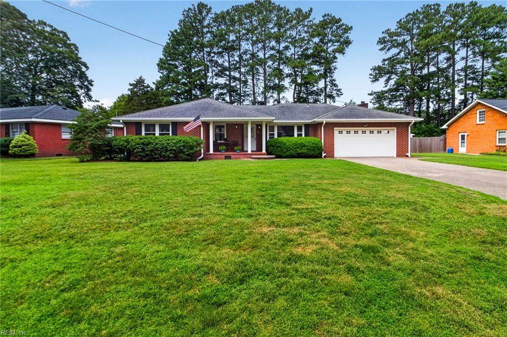 208 Woodford Dr - Photo 1