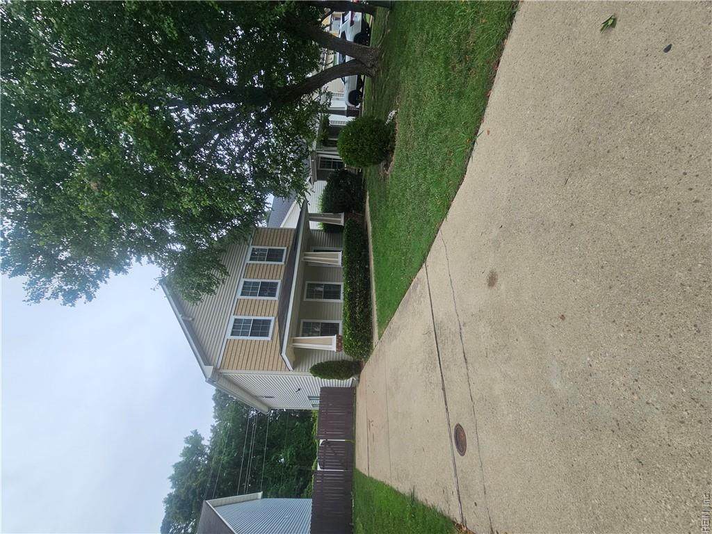 311 Town Pointe Way - Photo 1