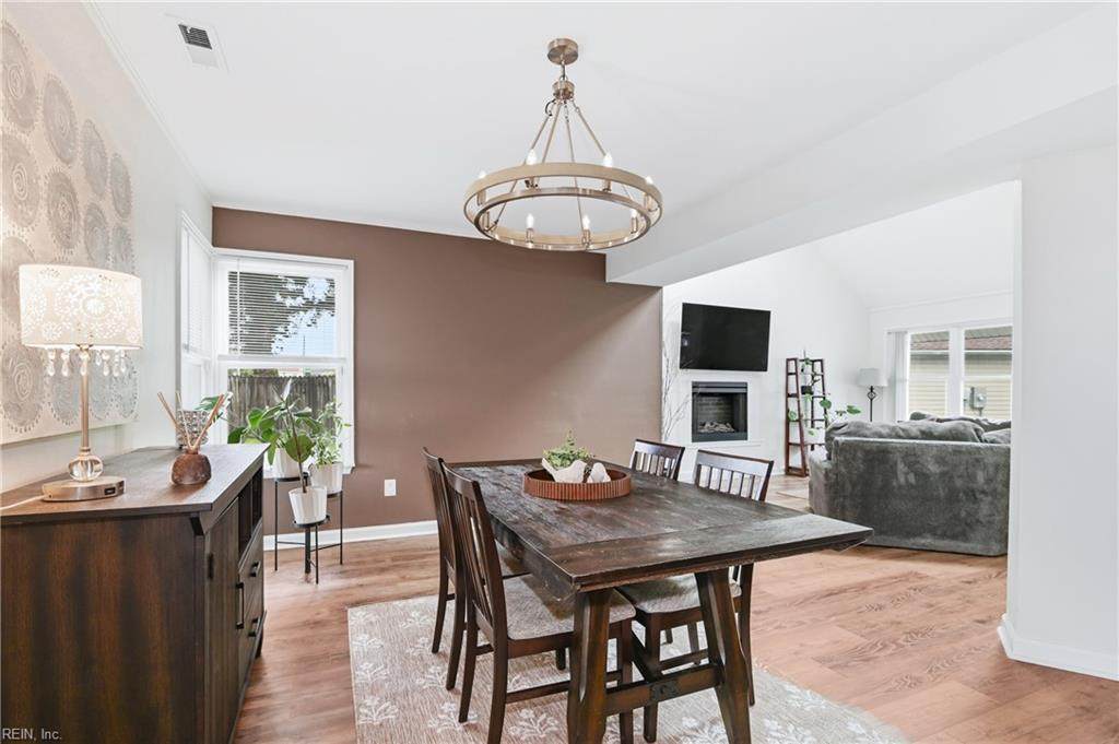 1516 Newport Cir - Photo 1