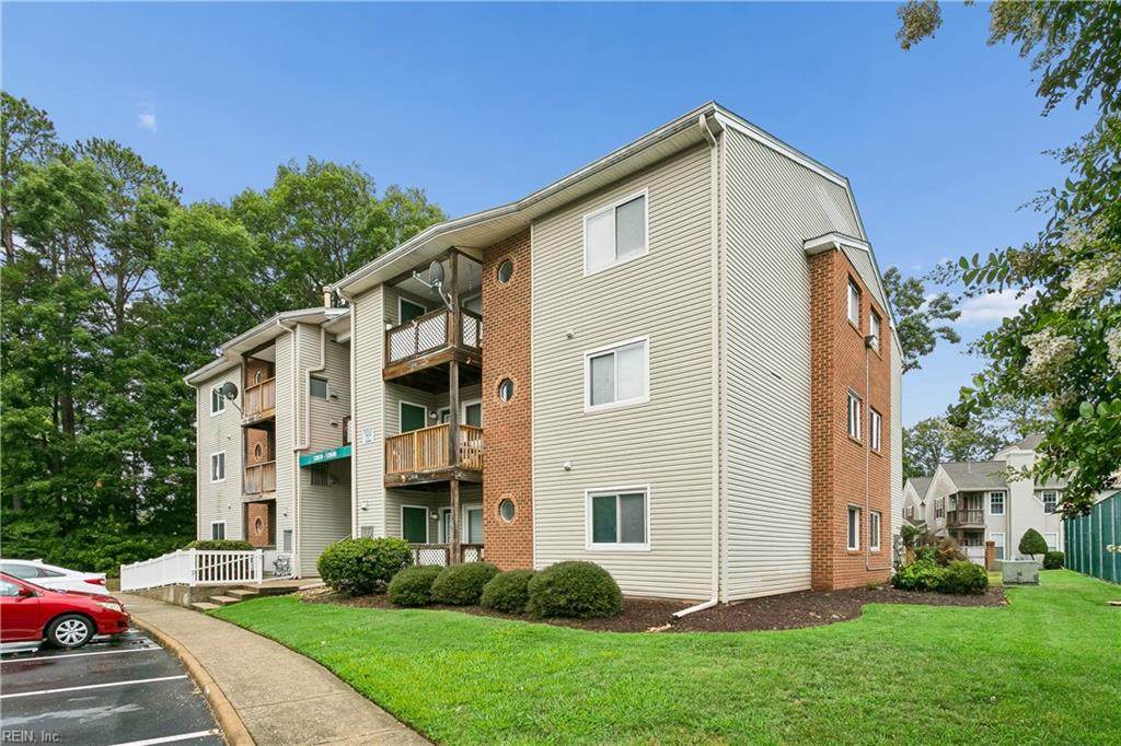 12622 Daybreak Cir - Photo 1