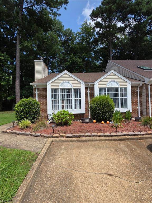 416 Woodview Ln - Photo 1