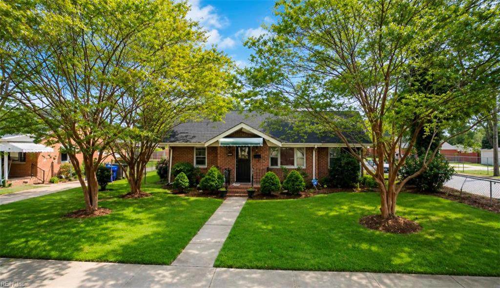 2905 Arcadia Ave - Photo 1
