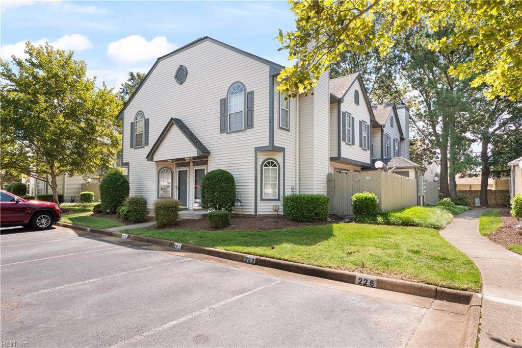 4809 Shallowford Cir - Photo 1