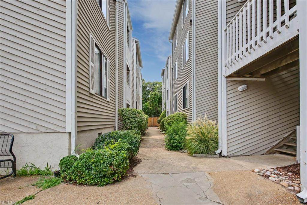 2325 Sea Shell Rd - Photo 1