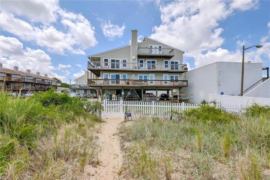 1048 Ocean View Ave - Photo 1
