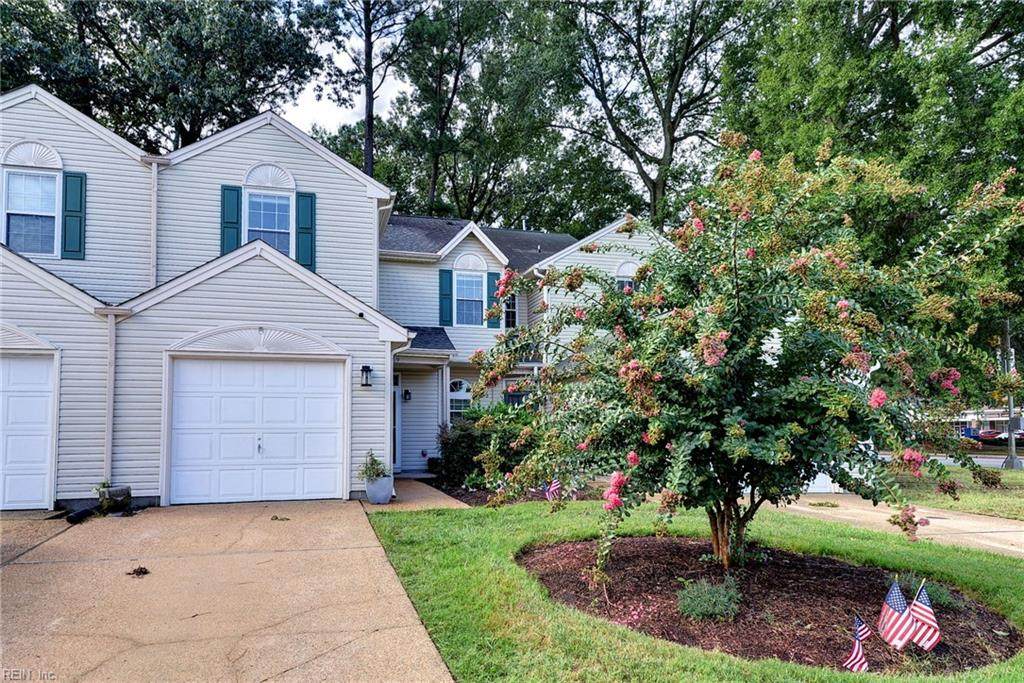 1369 Lake Dr - Photo 1