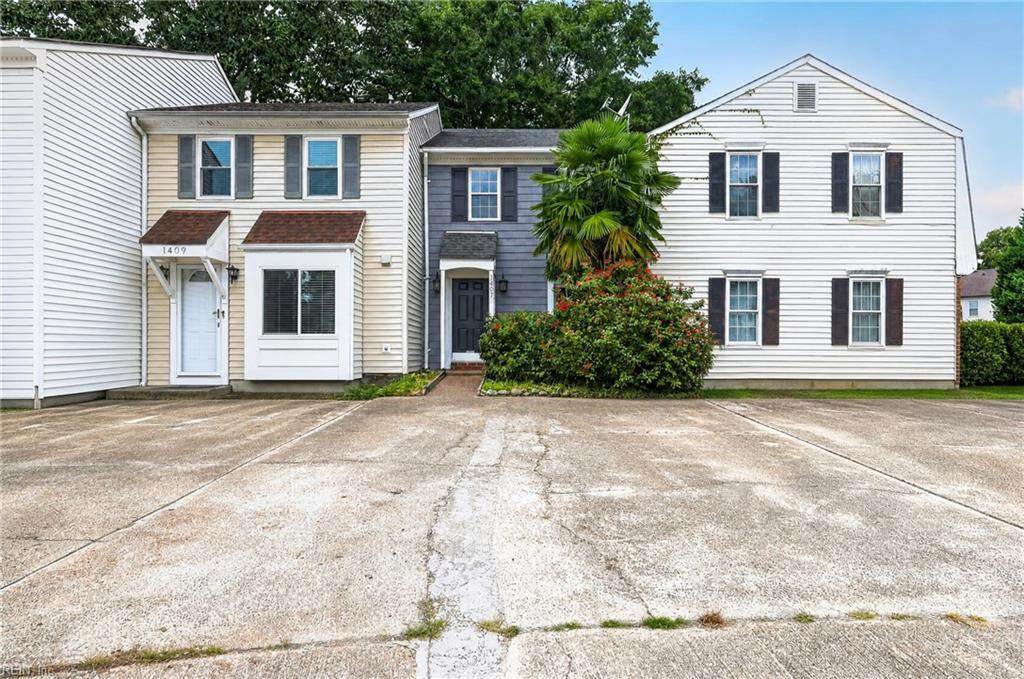 1407 Carabao Cir - Photo 1