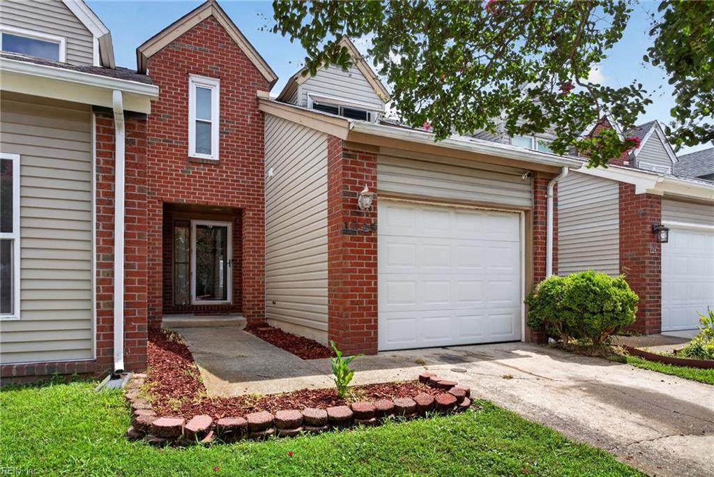 1245 Hillock Xing - Photo 1