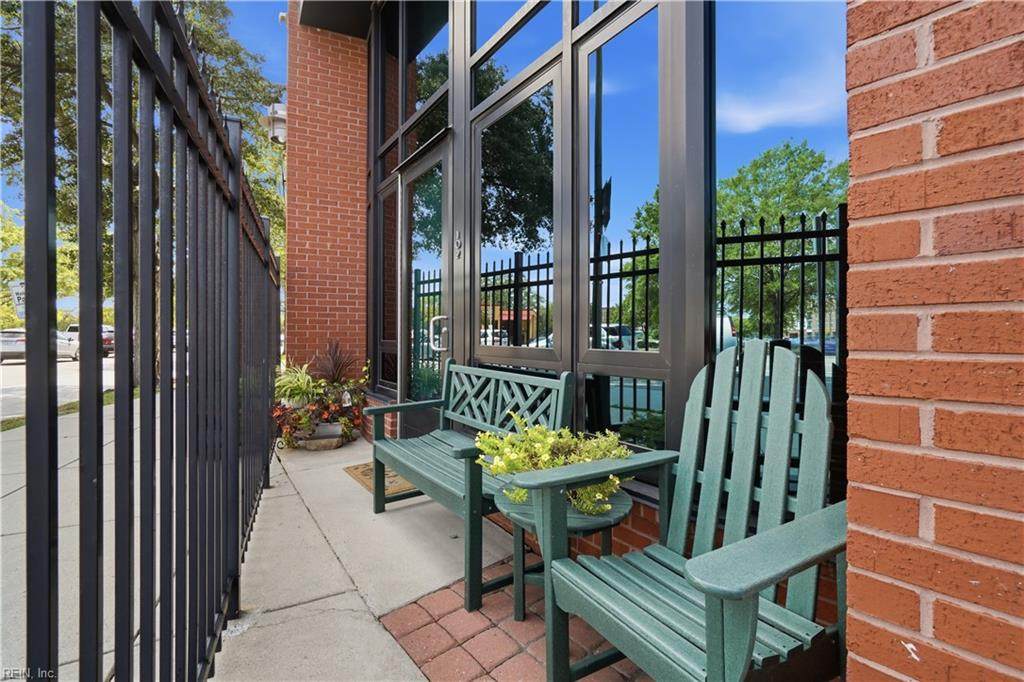 415 Saint Pauls Blvd - Photo 1