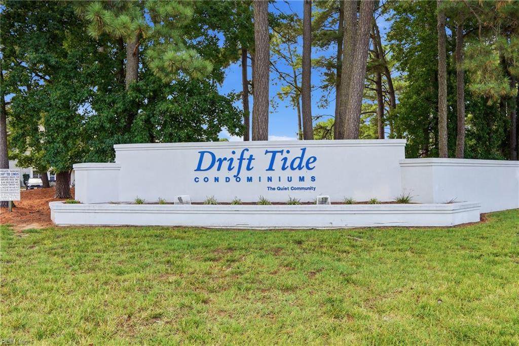 1004 Pebblewood Dr - Photo 1