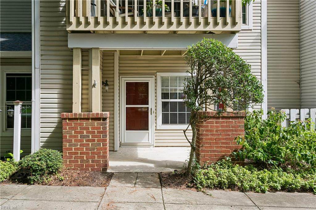 102 Stratford Dr - Photo 1