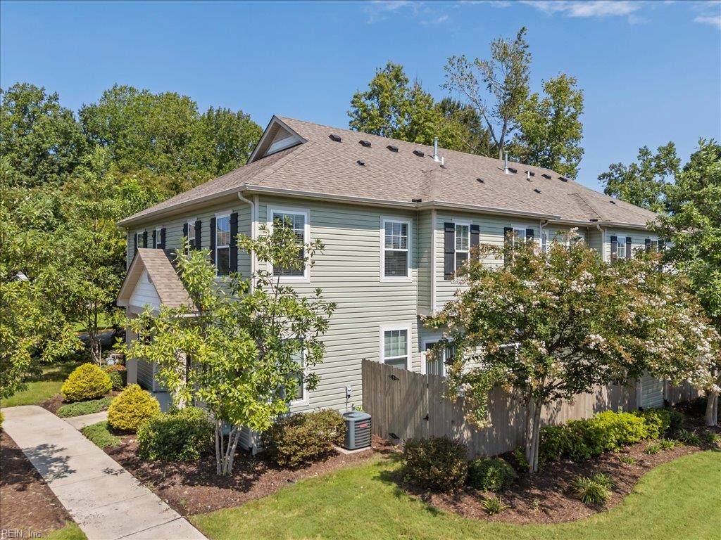2454 Whitman St - Photo 1