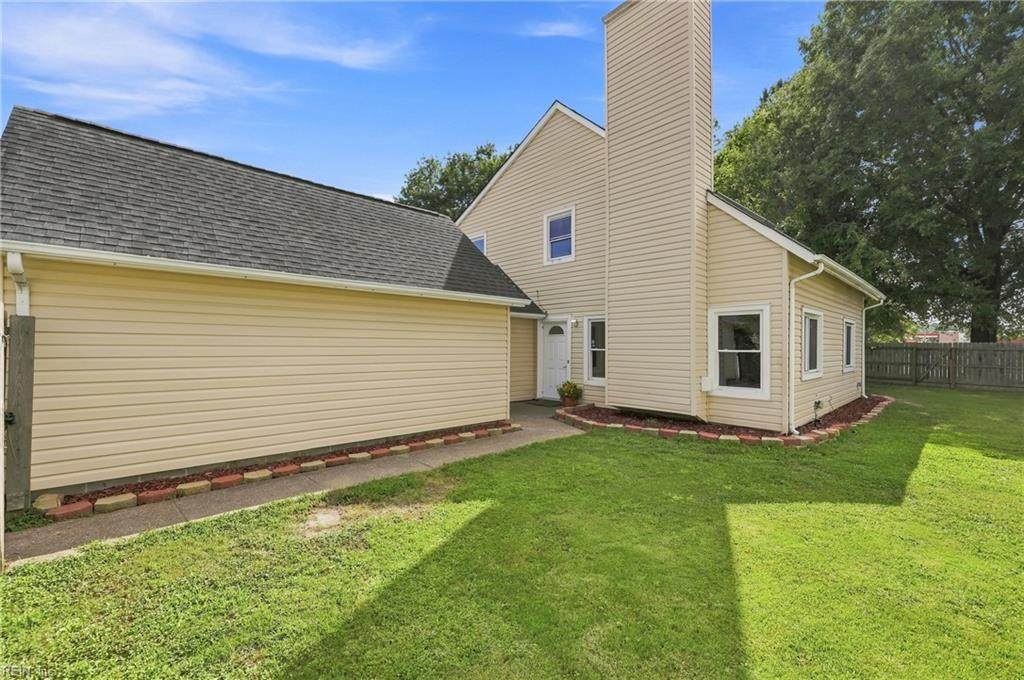 1517 Newport Cir - Photo 1