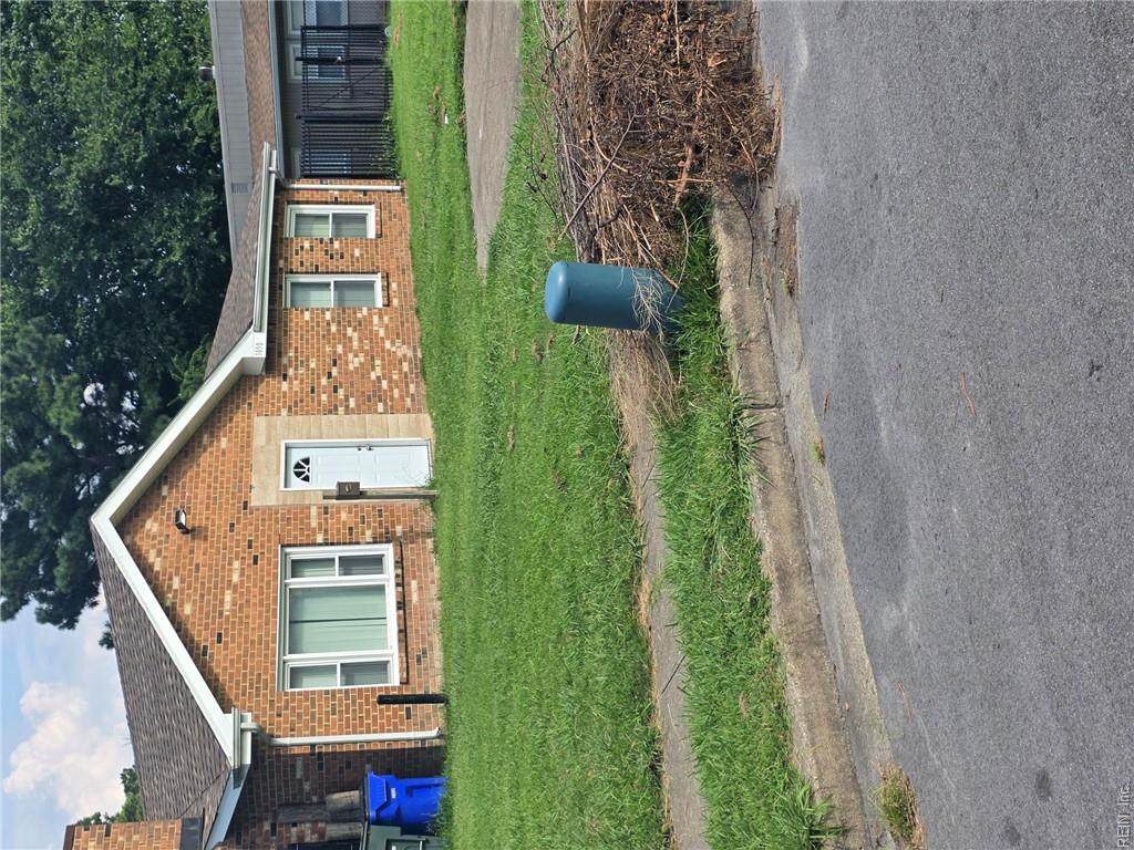1050 Rainey Dr - Photo 1