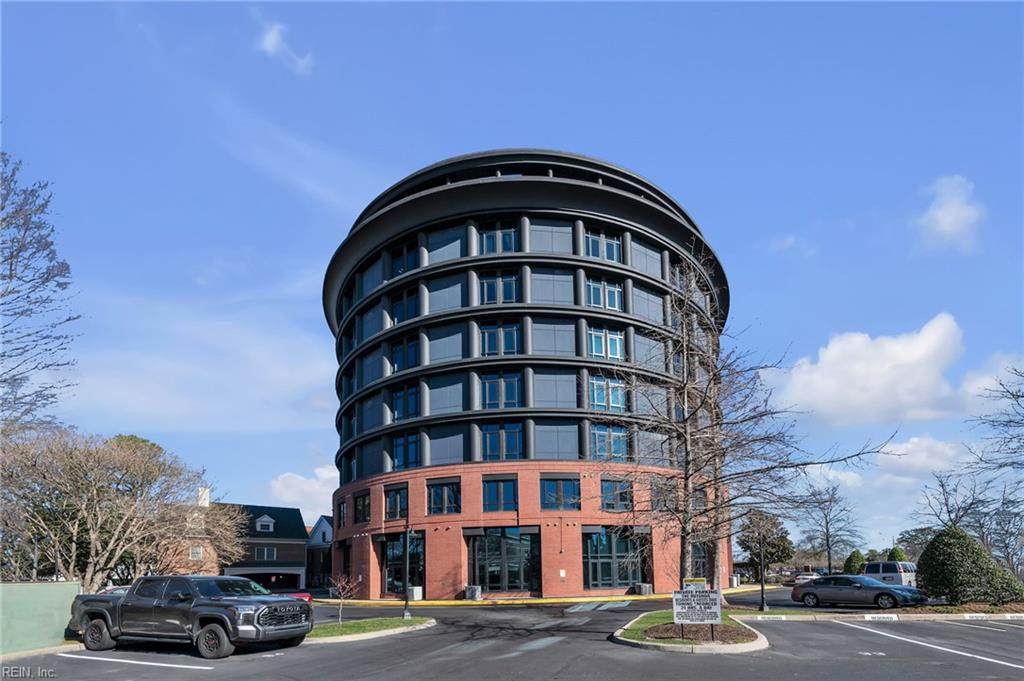 415 Saint Pauls Blvd - Photo 1