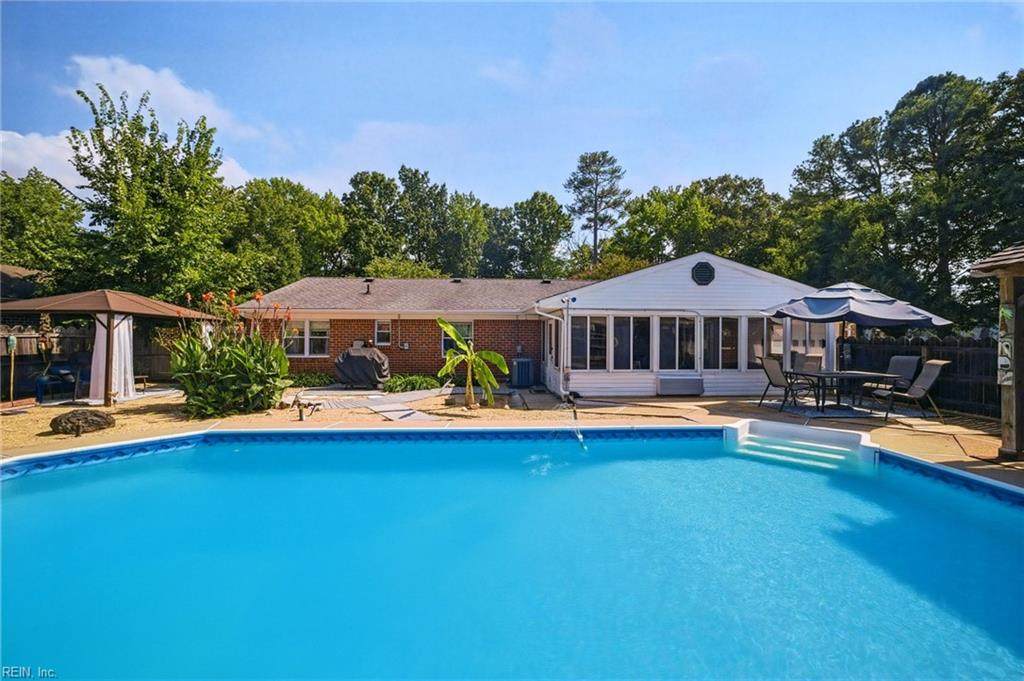 608 Brookside Ct - Photo 1