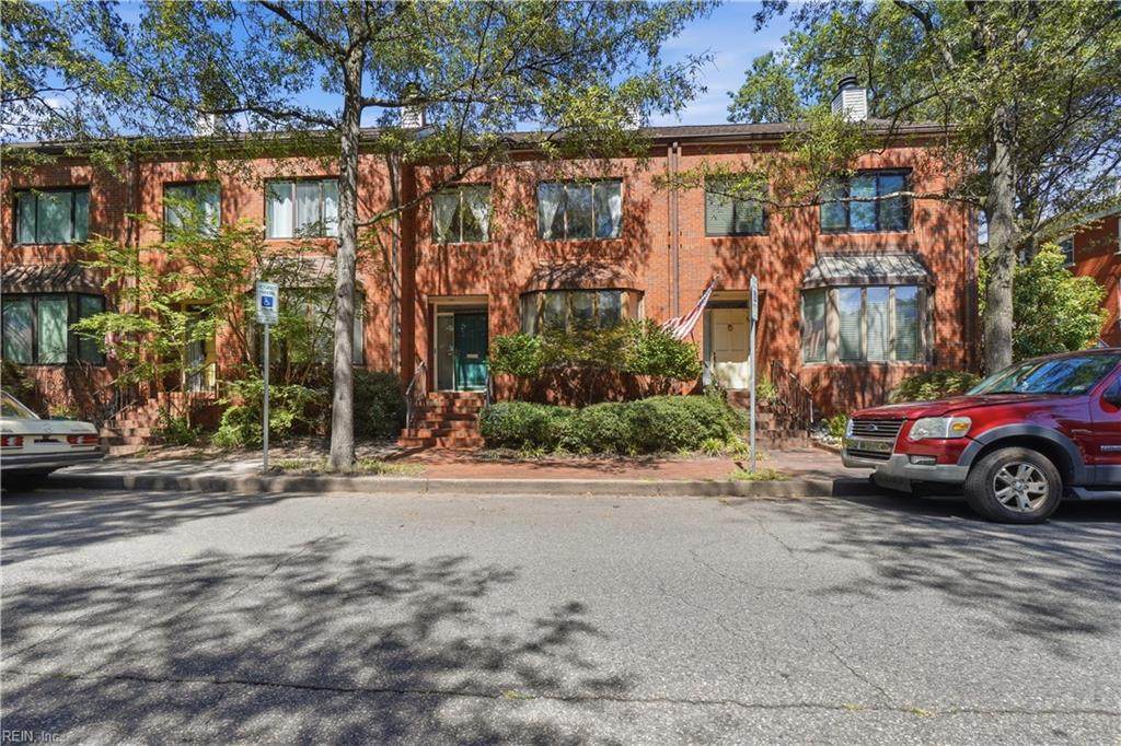 332 College Pl - Photo 1