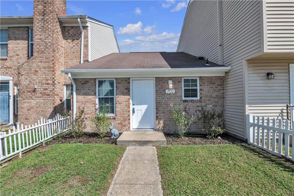 702 Wolftrap Ln - Photo 1