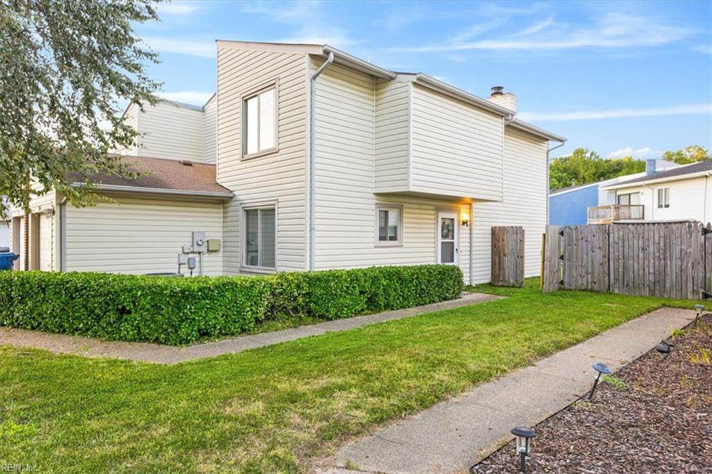 5924 Buckminister Ln - Photo 1