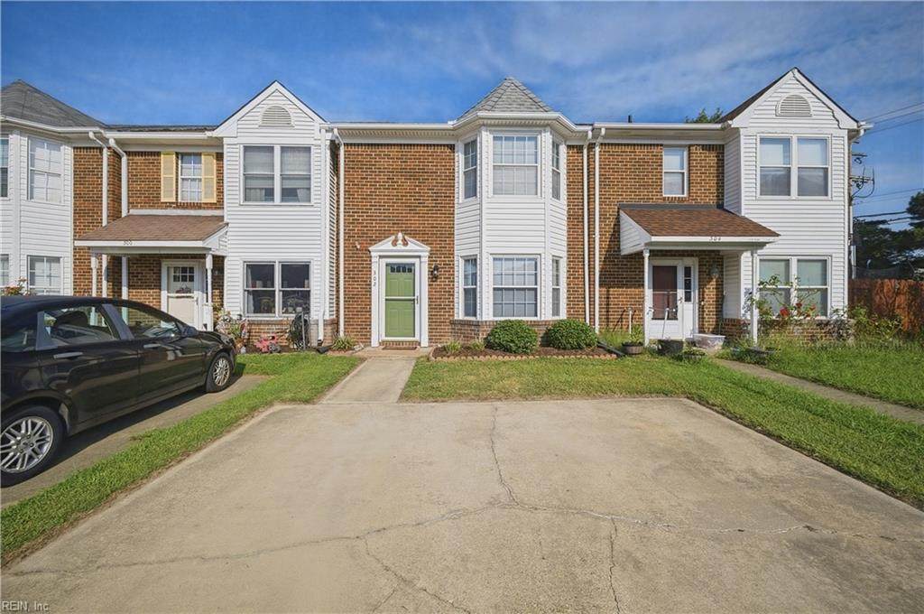 302 Fairfax Ter - Photo 1