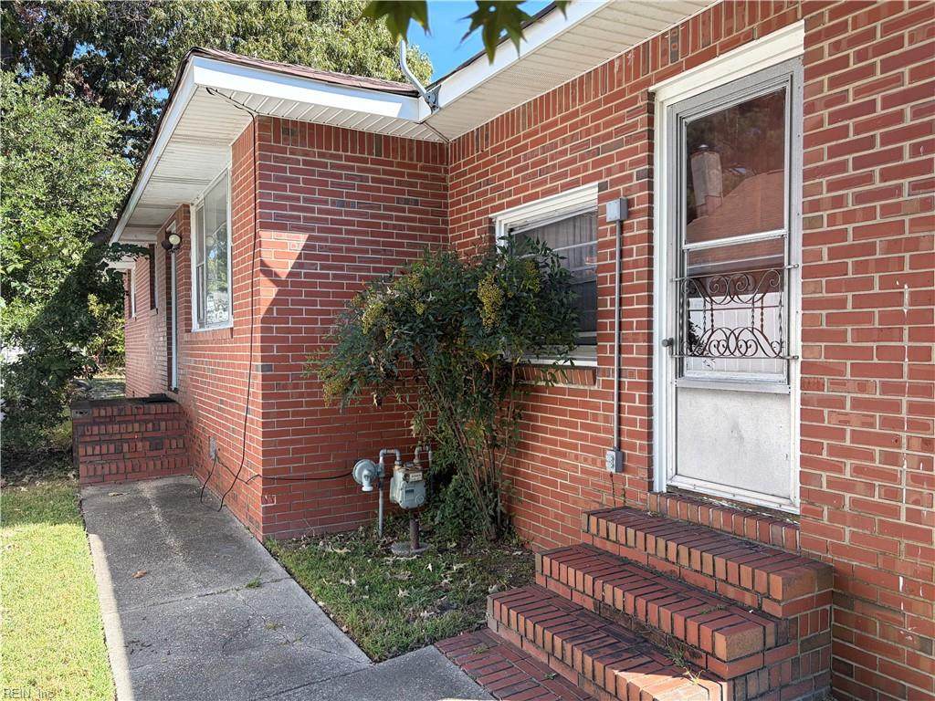 214 Government Ave - Photo 1