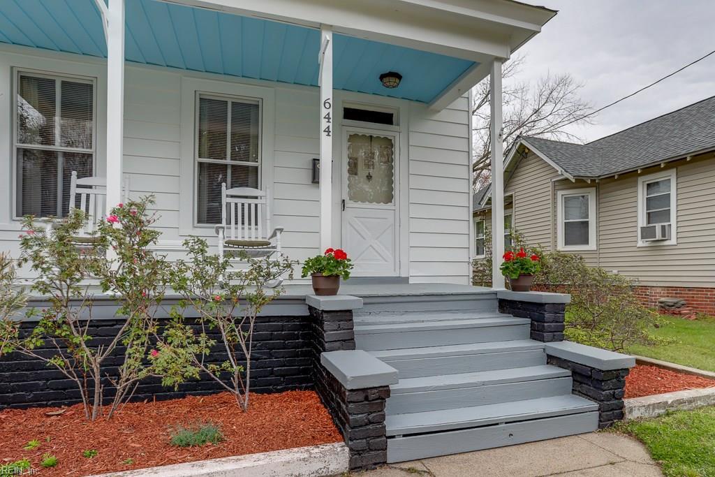 644 Douglas Ave - Photo 1