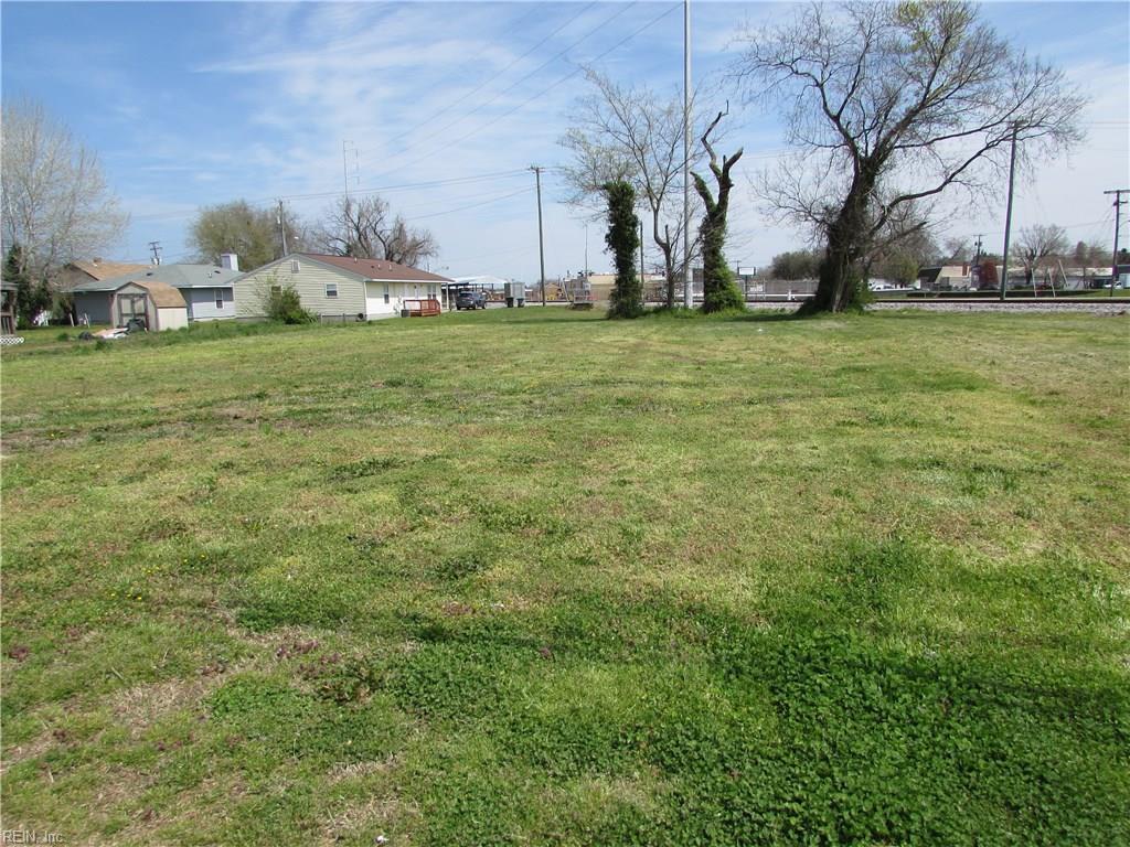 212 Parkdale Ave - Photo 1