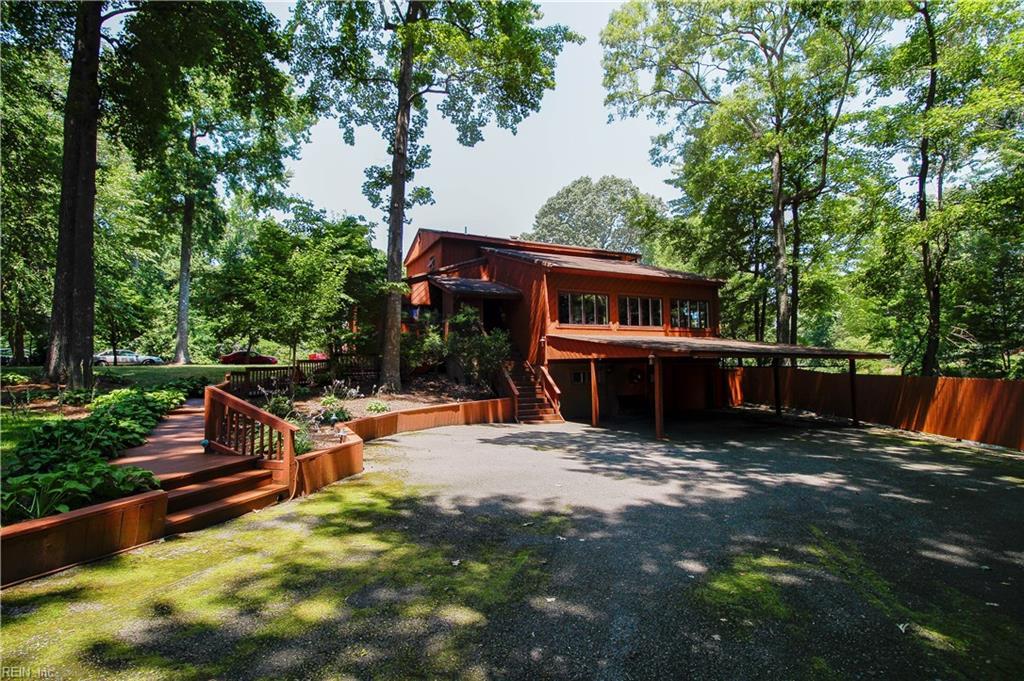 708 Pinetree Dr - Photo 1