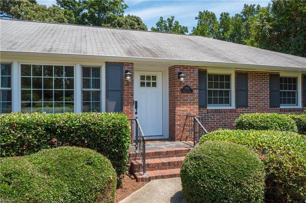 1324 Rolfe Ln - Photo 1