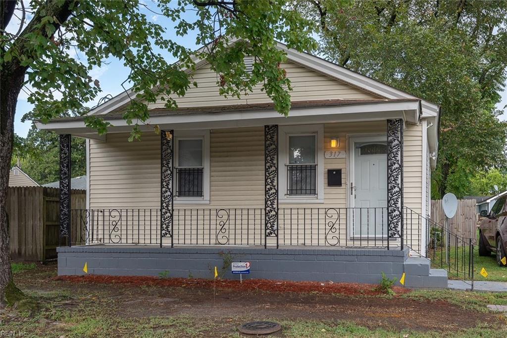 317 Oak St - Photo 1