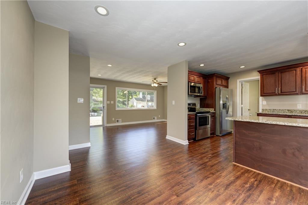 4920 Erskine St - Photo 1