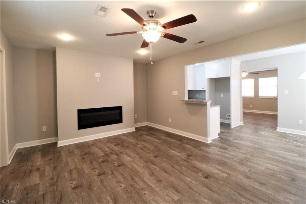 2301 Spruce St - Photo 1
