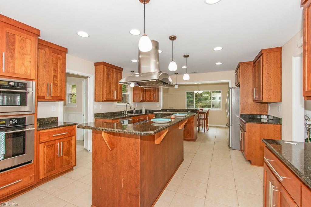 605 York Warwick Dr - Photo 1