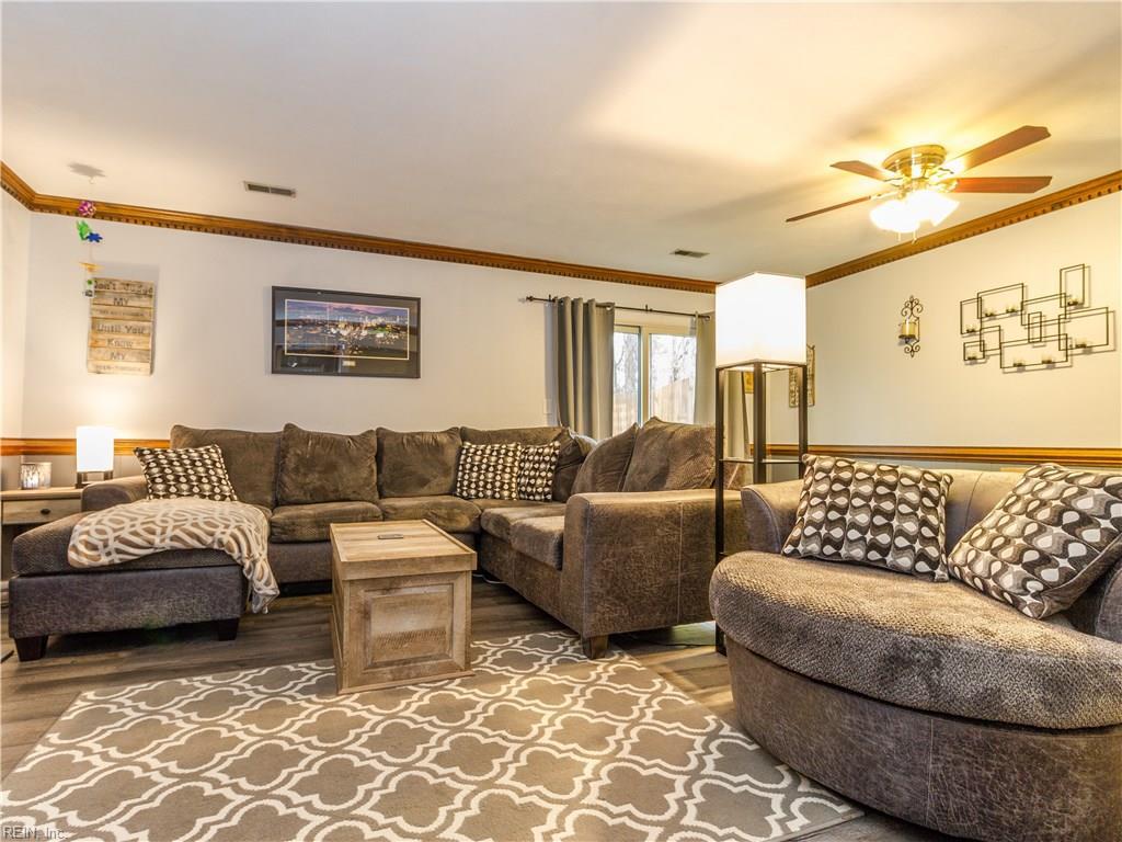 706 Basnight Ct - Photo 1