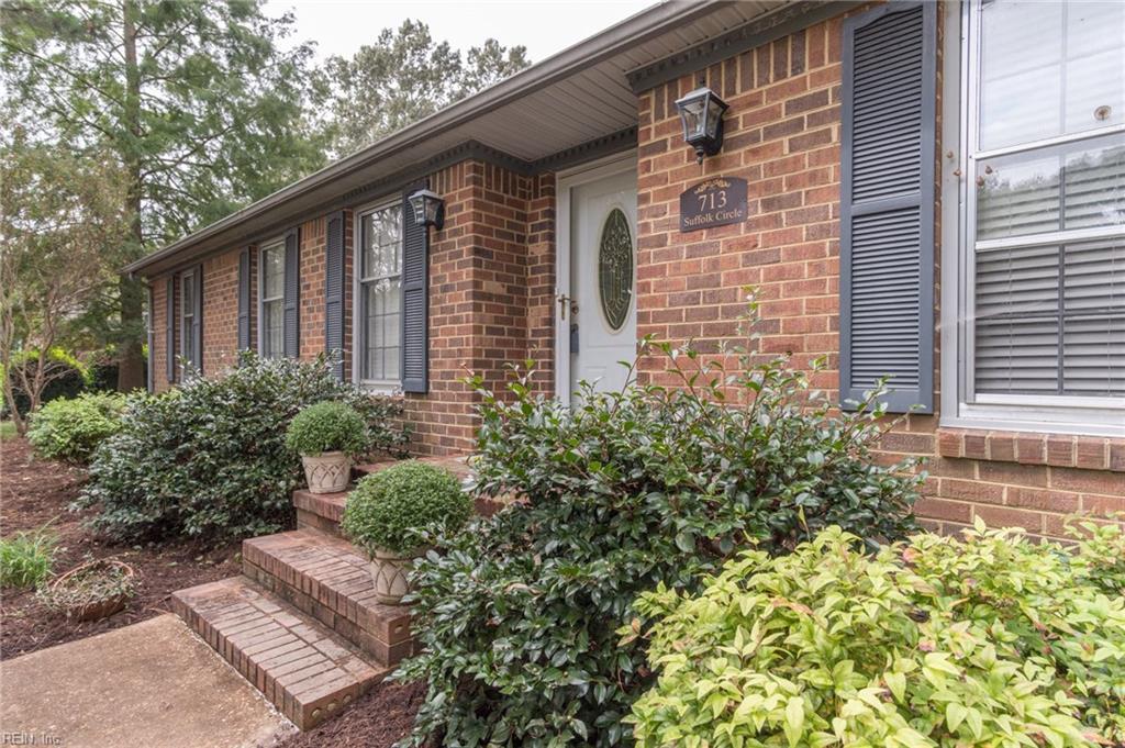 713 Suffolk Cir - Photo 1