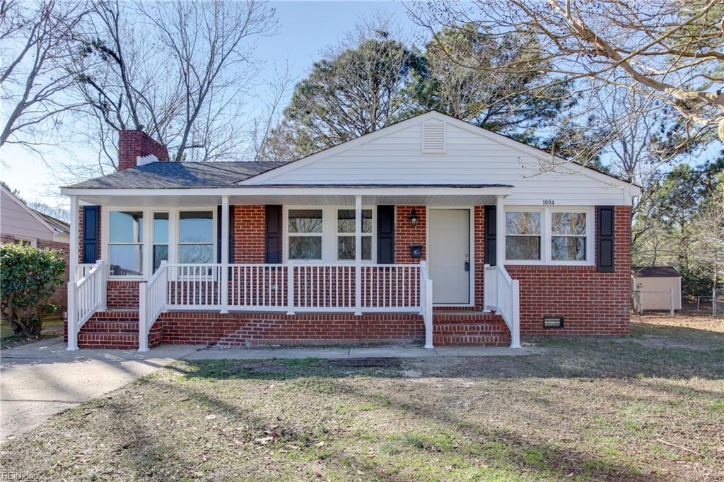 1004 Lyndon Cir - Photo 1
