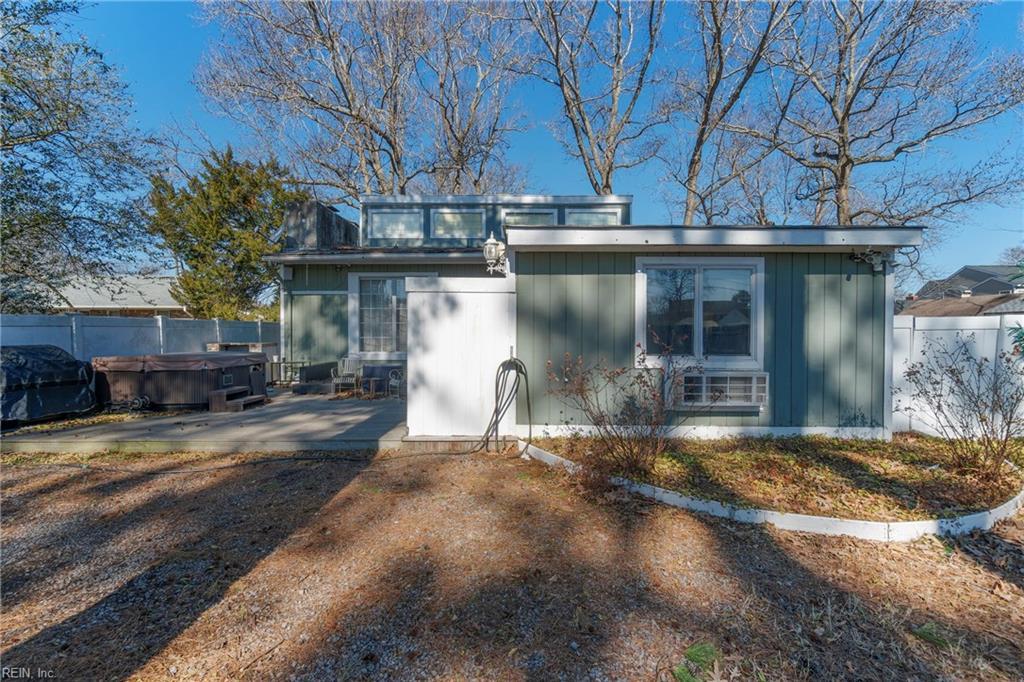615 12th St - Photo 1