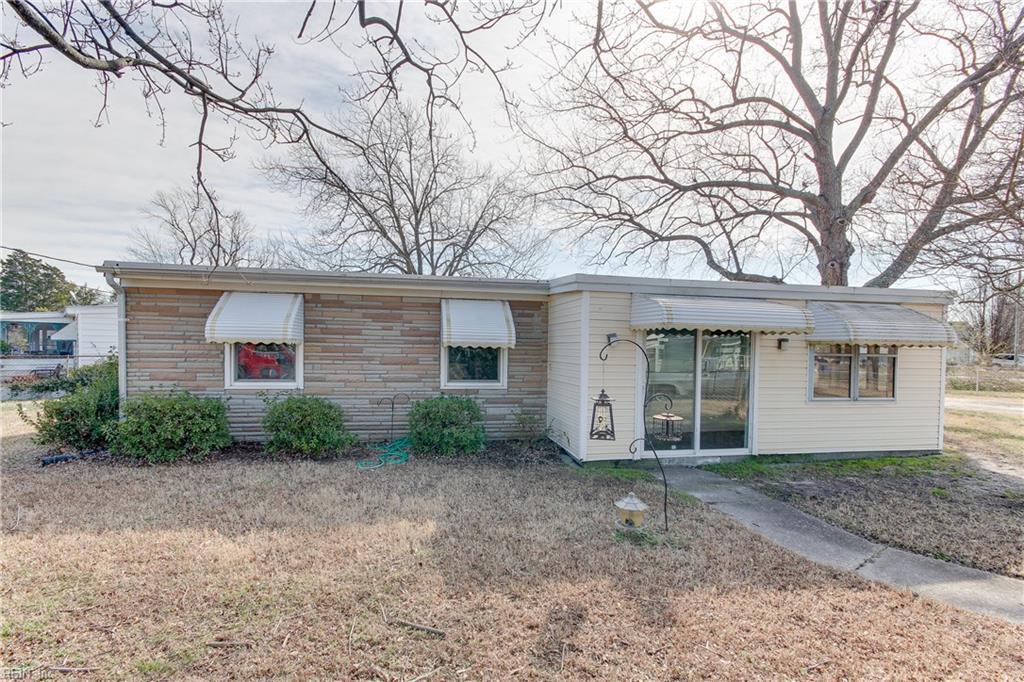 705 Stalham Rd - Photo 1