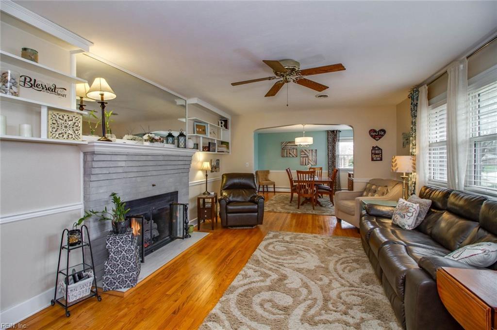 5345 Pine Grove Ave - Photo 1