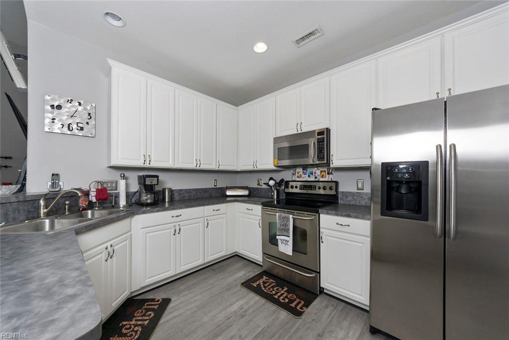 1413 Scoonie Pointe Dr - Photo 1