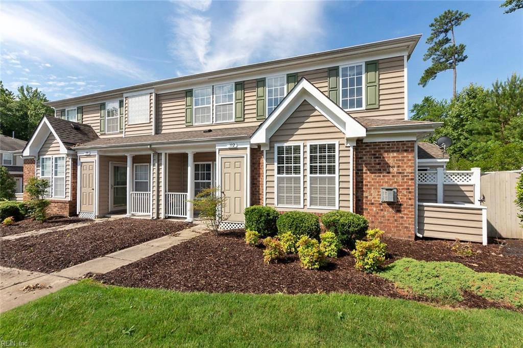 102 Ellis Dr - Photo 1