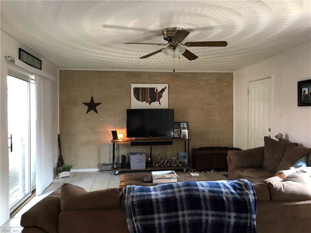 1017 White Pine Dr - Photo 1