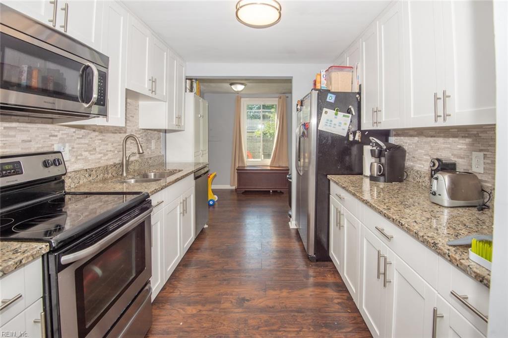 2209 Rawood Dr - Photo 1