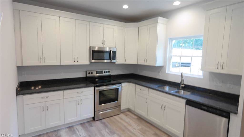 11 Montgomery St - Photo 1