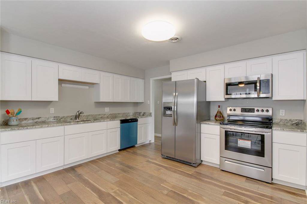 1528 Hawthorne Dr - Photo 1