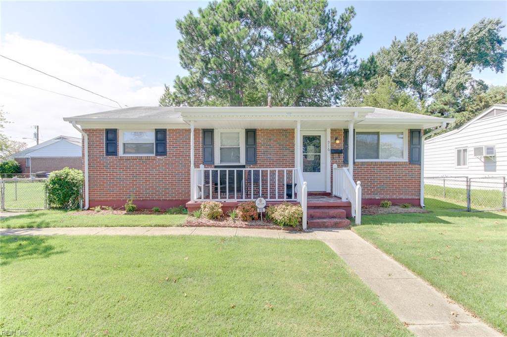 916 Clay St - Photo 1
