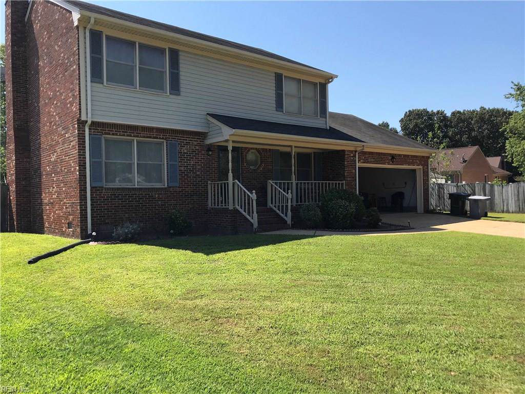 32 Phyllis Ln - Photo 1