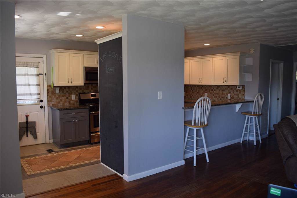 2468 Malden Ave - Photo 1